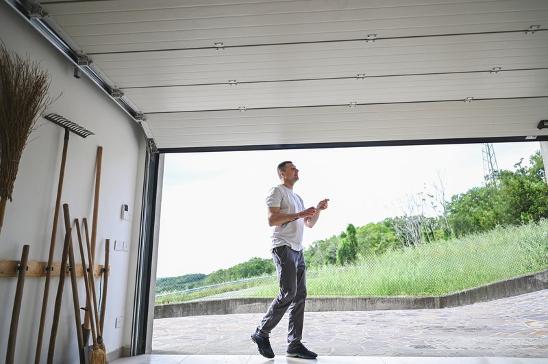 Choosing A Garage Door Opener For Energy Efficiency