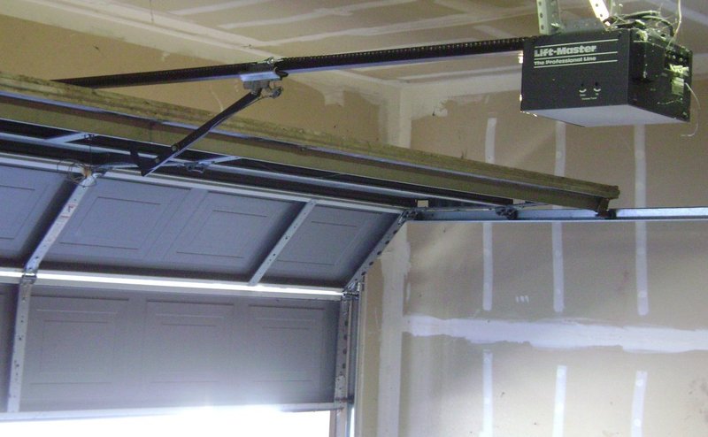 Choosing A Garage Door Opener For Residential Vs. Commercial Solutions