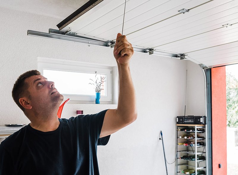 Visual Inspection: What To Look For On Your Garage Door And Opener
