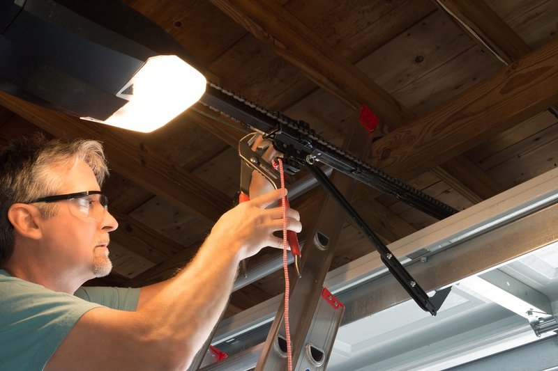 When To Call A Professional: Garage Door Opener Problems You Shouldn'T Diy